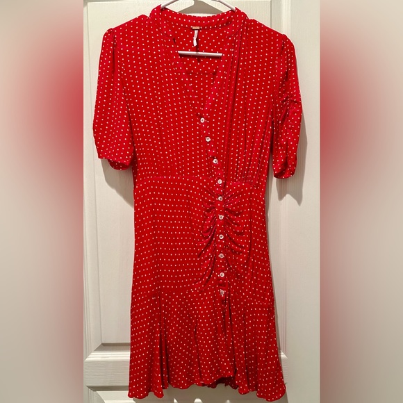 Free People Pippa Red Polka Dot Asymmetric Button Front Mini Dress ZB3 - Picture 2 of 10
